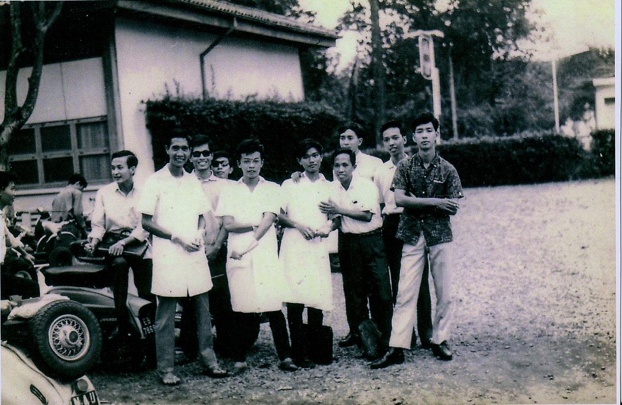 SVYK năm thứ II thực tập tại Cơ Thể Học Viện đường Minh Mạng năm 1965