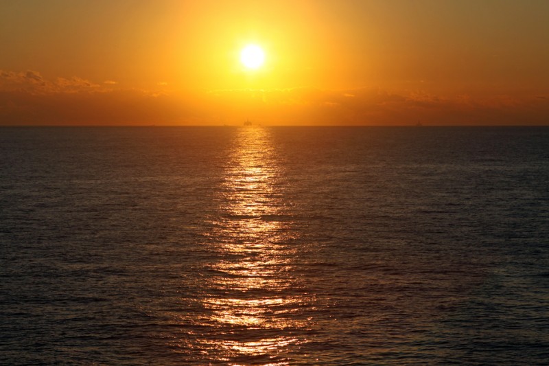 Hoàng Hôn trên biển Caribbean (BS Nguyên Bích) Hoàng Hôn trên biển Caribbean (BS Nguyên Bích)