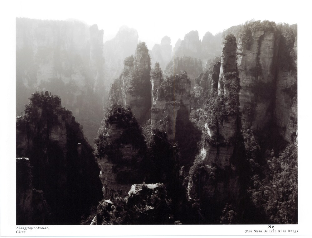 Zhangjiajie (Avatar) China (Sẻ - Phu nhân BS Trần Xuân Dũng) Zhangjiajie (Avatar) China (Sẻ - Phu nhân BS Trần Xuân Dũng)