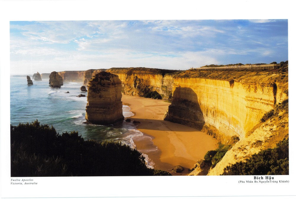 Twelve Apostles (Bích Hậu - Phu nhân BS Nguyễn Trùng Khánh) Twelve Apostles (Bích Hậu - Phu nhân BS Nguyễn Trùng Khánh)