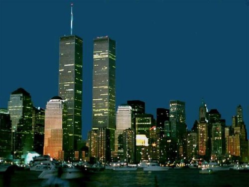 Tòa Tháp Đôi ban đêm trước ngày định mệnh 11/9/2001 Tòa Tháp Đôi ban đêm trước ngày định mệnh 11/9/2001