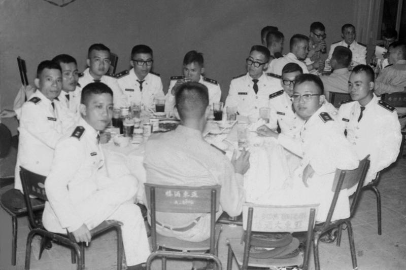 Tiệc Mãn Khóa 18 QYHD 1971 Tiệc Mãn Khóa 18 QYHD 1971